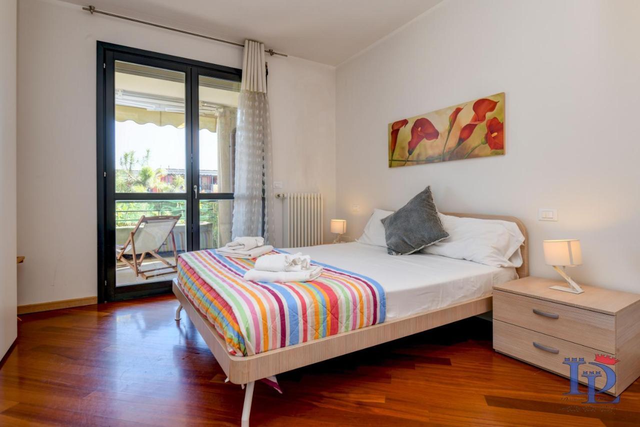 Desenzanoloft Official Partner Marriott Homes & Villas -Butterfly And 5 Pools Family Apartment Desenzano del Garda Kültér fotó