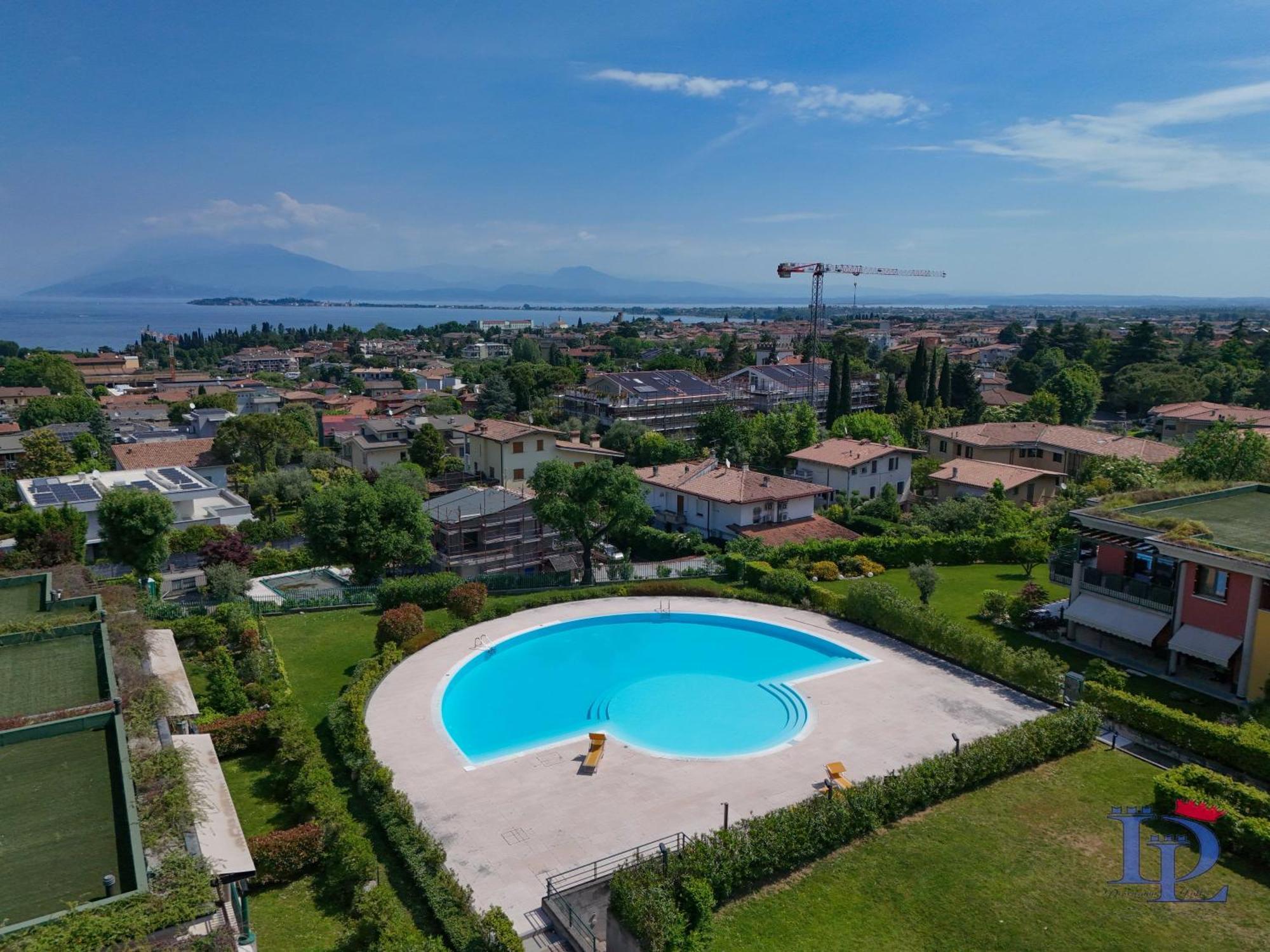 Desenzanoloft Official Partner Marriott Homes & Villas -Butterfly And 5 Pools Family Apartment Desenzano del Garda Kültér fotó